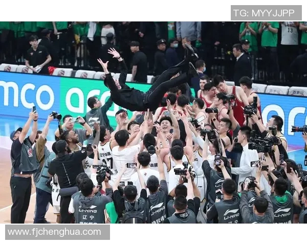 杨鸣与钟诚的对决：辽宁篮球新星的成长与挑战之路