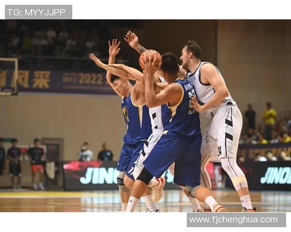 男篮澳大利亚与捷克激战正酣谁将赢得这场精彩对决