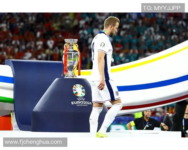 凯恩的传奇旅程：从天才少年到足球巨星的成长故事